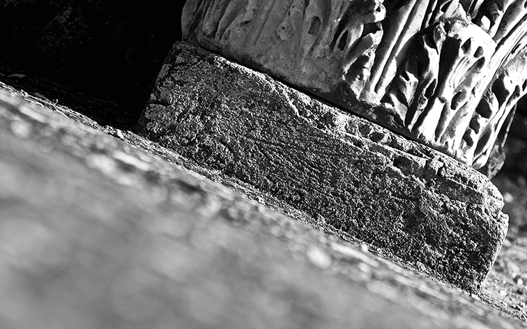 Fotografia di dettagli architettonici dalla raccolta In viaggio con me di Federica Gioffredi
